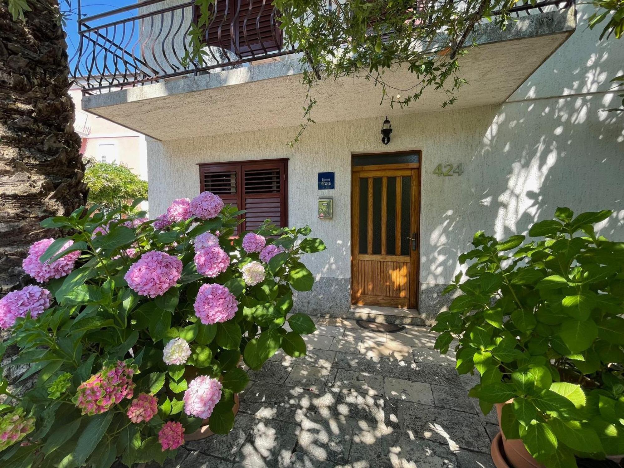 Hvar Guesthouse - Double Bedroom With Private Bathroom Йелса Екстериор снимка